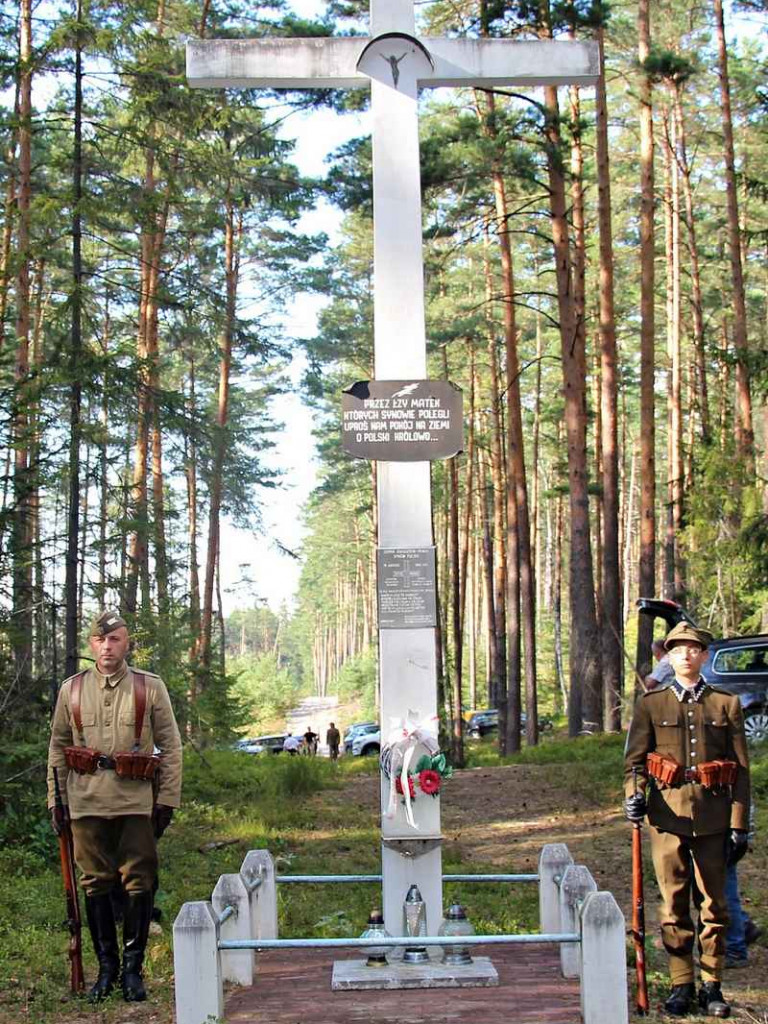 50. rocznica rozbicia ostatniego oddziału partyzantki niepodległościowej w Lasach Janowskich [zdjęcia]