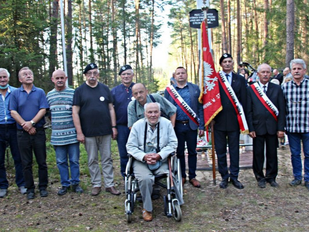 50. rocznica rozbicia ostatniego oddziału partyzantki niepodległościowej w Lasach Janowskich [zdjęcia]