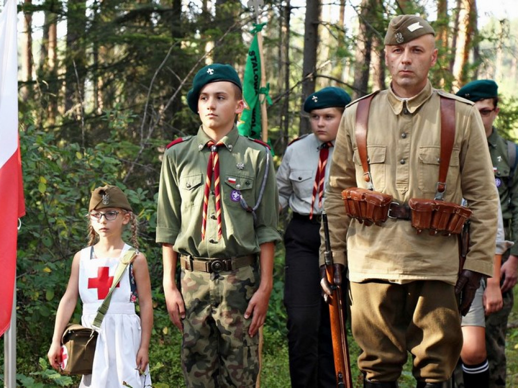 50. rocznica rozbicia ostatniego oddziału partyzantki niepodległościowej w Lasach Janowskich [zdjęcia]