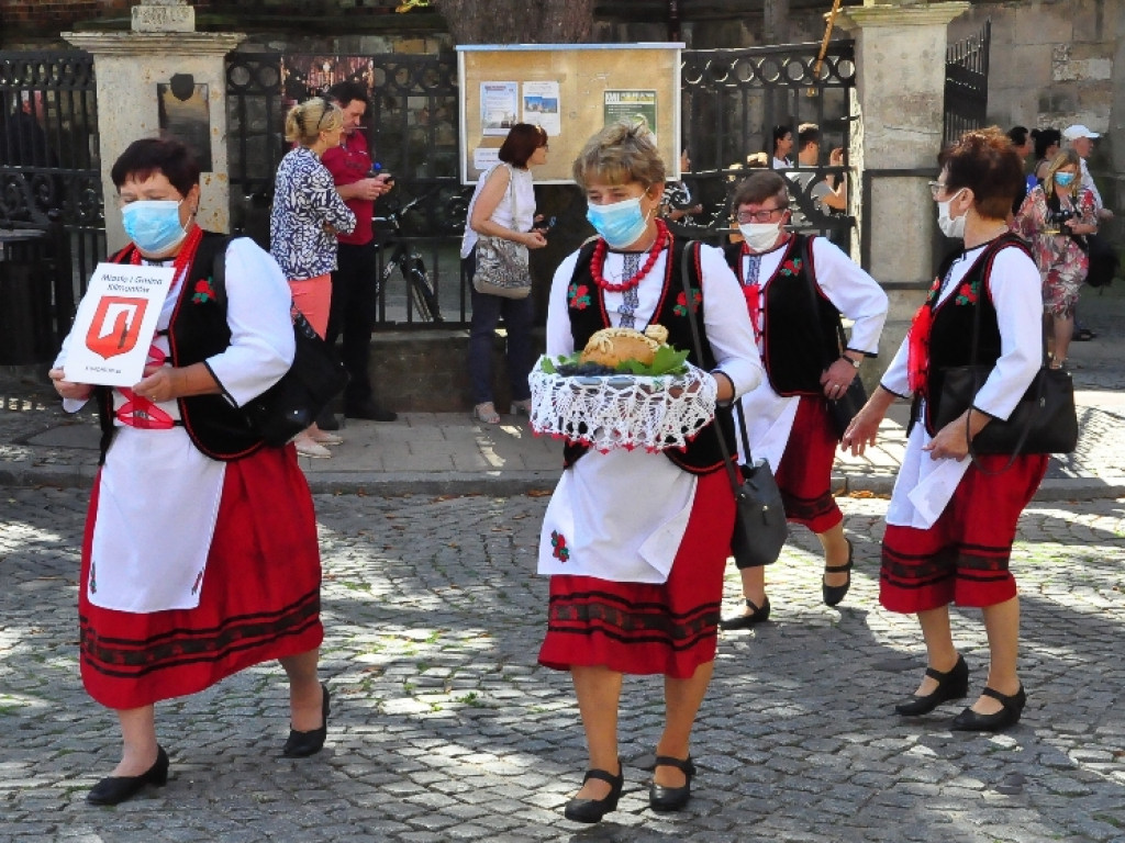Rolnicy z powiatu sandomierskiego świętowali dożynki [zdjęcia]