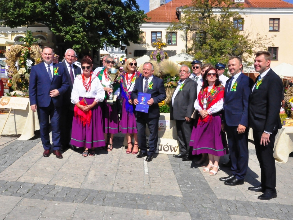 Rolnicy z powiatu sandomierskiego świętowali dożynki [zdjęcia]