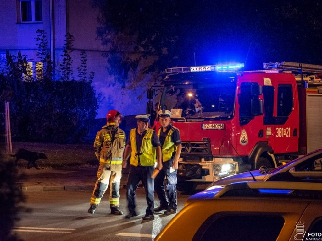 Potrącenie na pasach w Tarnobrzegu. Półtoraroczne dziecko trafiło do szpitala [zdjęcia]