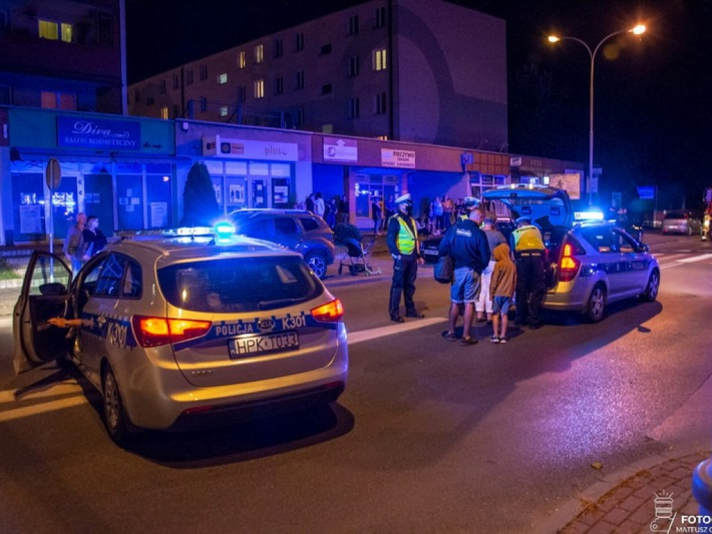 Potrącenie na pasach w Tarnobrzegu. Półtoraroczne dziecko trafiło do szpitala [zdjęcia]