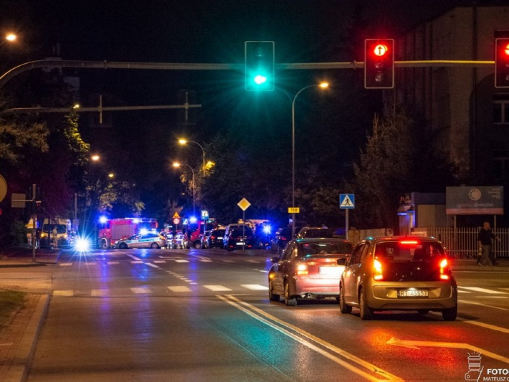 Potrącenie na pasach w Tarnobrzegu. Półtoraroczne dziecko trafiło do szpitala [zdjęcia]