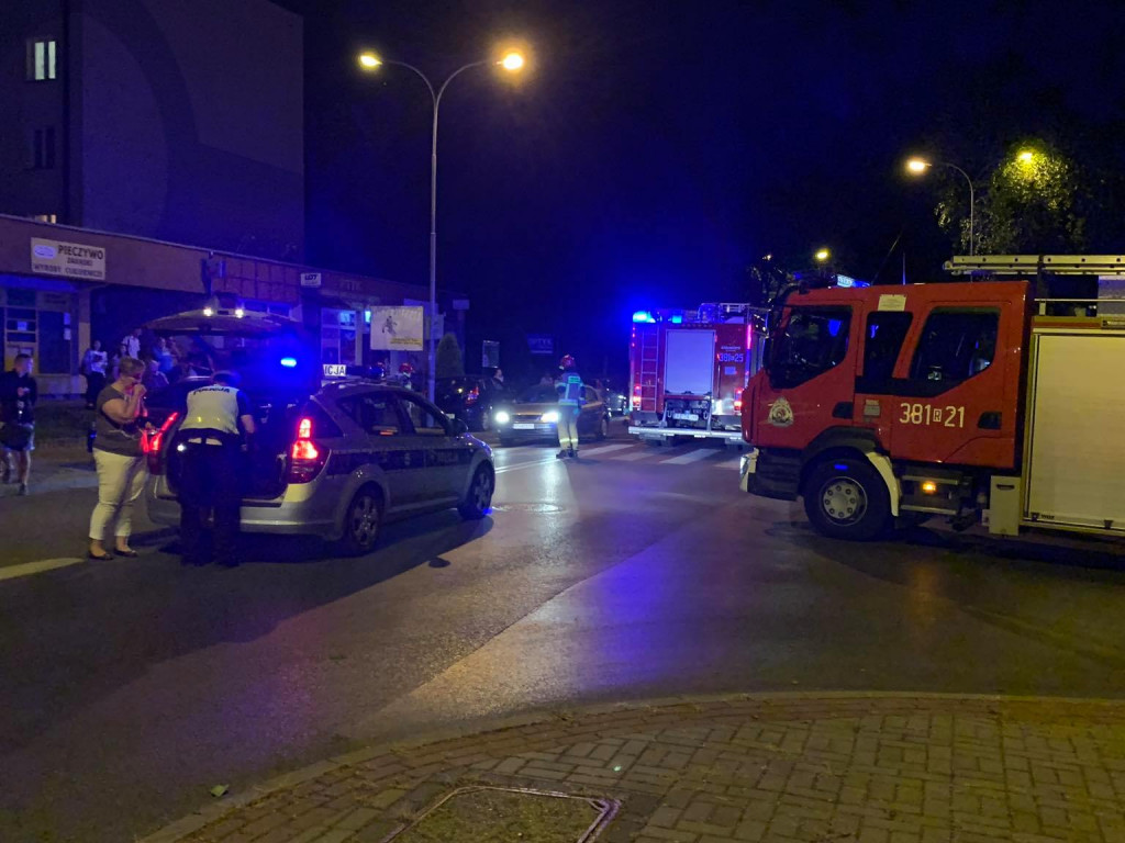 Potrącenie na pasach w Tarnobrzegu. Półtoraroczne dziecko trafiło do szpitala [zdjęcia]