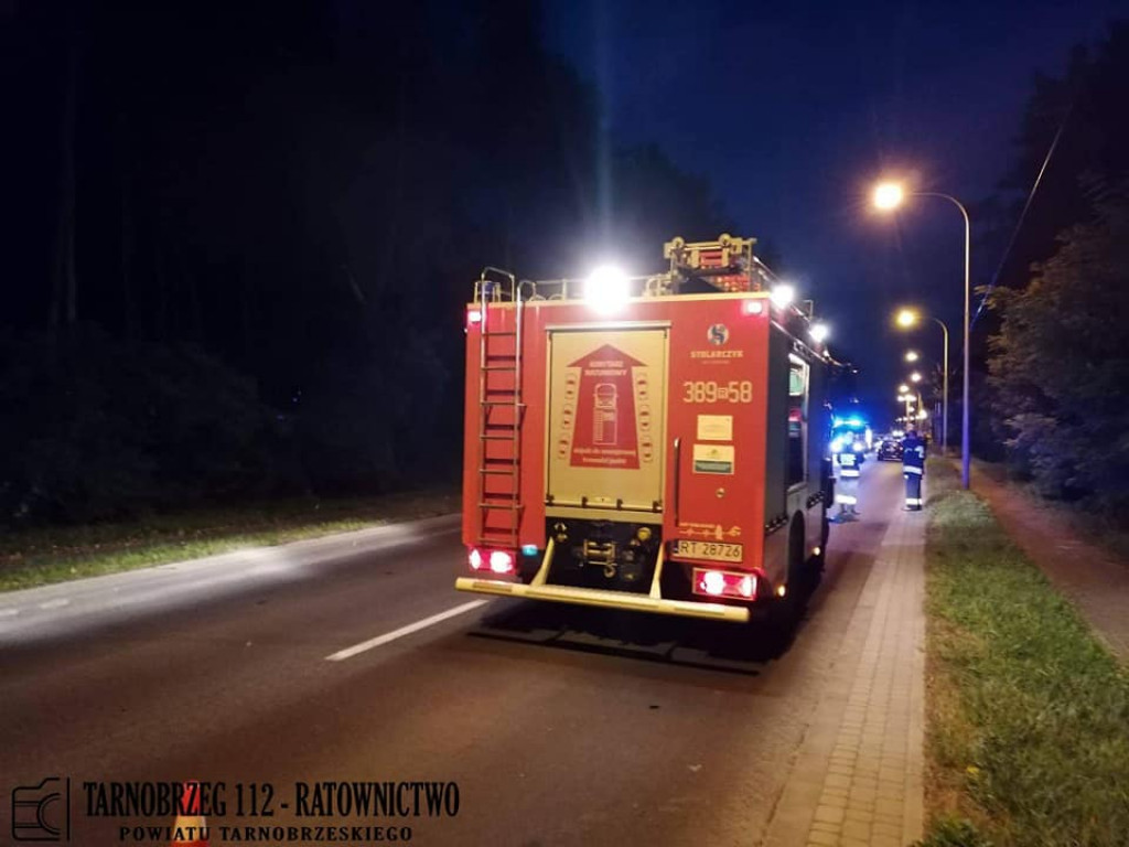 W Tarnobrzegu zderzyły się dwa samochody i motocykl [zdjęcia]