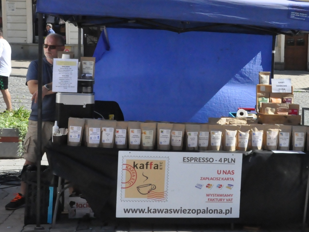 Czekolady z oscypkiem, pralinki o smaku wędzonki, samochody z czekolady... Rozmaitość smaków i kształtów na słodkim festiwalu w Sandomierzu  [zdjęcia]