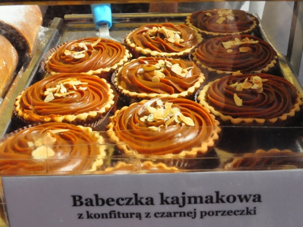 Czekolady z oscypkiem, pralinki o smaku wędzonki, samochody z czekolady... Rozmaitość smaków i kształtów na słodkim festiwalu w Sandomierzu  [zdjęcia]