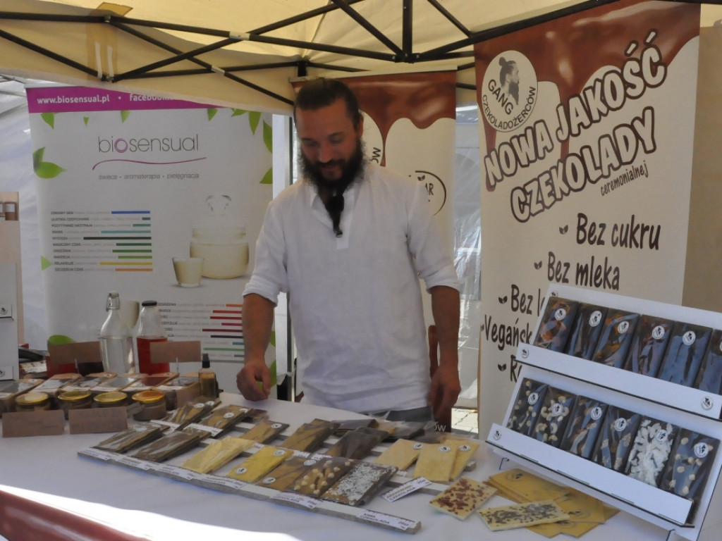 Czekolady z oscypkiem, pralinki o smaku wędzonki, samochody z czekolady... Rozmaitość smaków i kształtów na słodkim festiwalu w Sandomierzu  [zdjęcia]