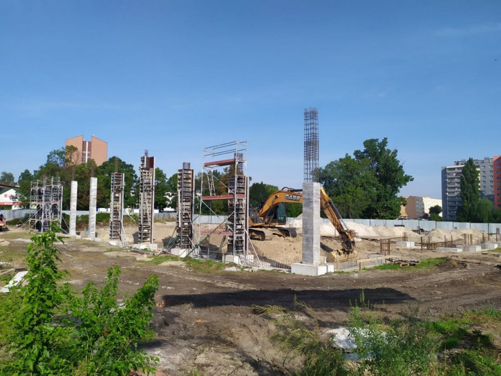 Ruszyła budowa parku handlowego Aura Park w centrum Tarnobrzega [zdjęcia]