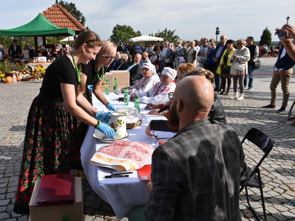 Słodka rywalizacja na dziedzińcu zamkowym. Kto otrzymał 