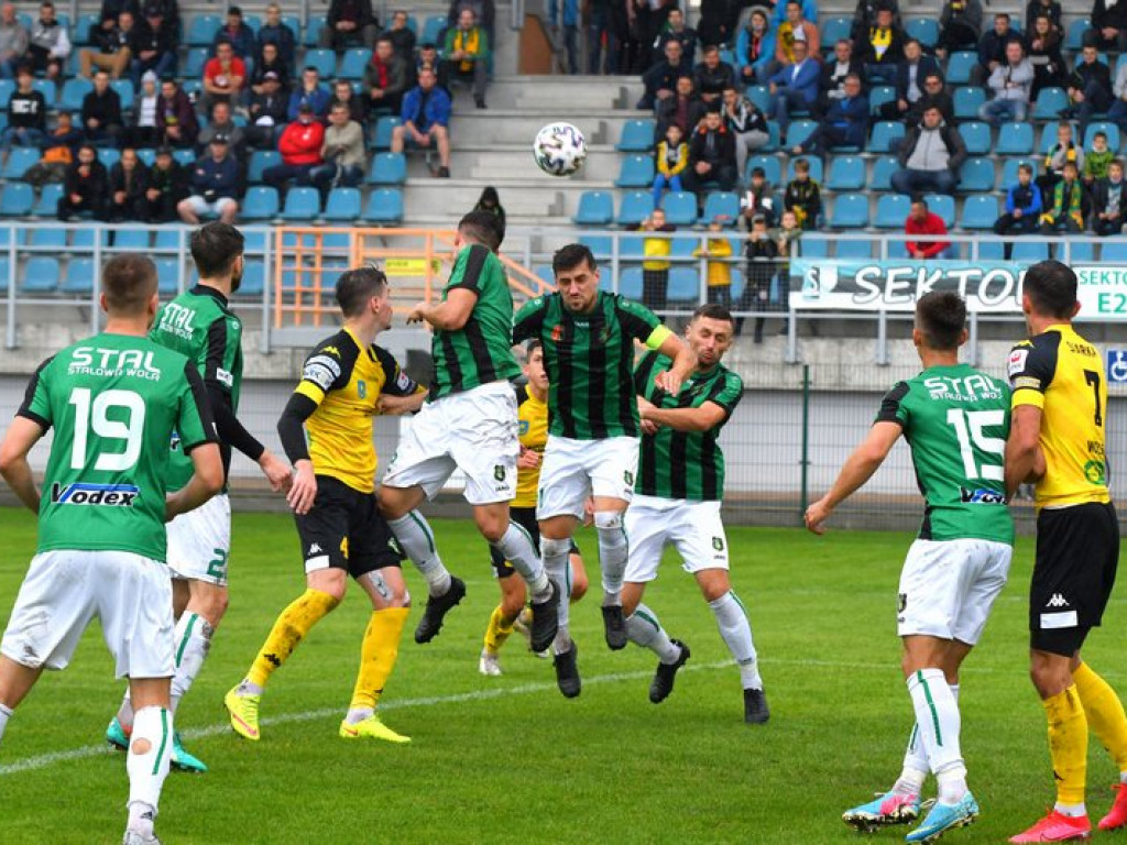 Stal wygrywa derby. Kompromitujący występ Siarki [zdjęcia]