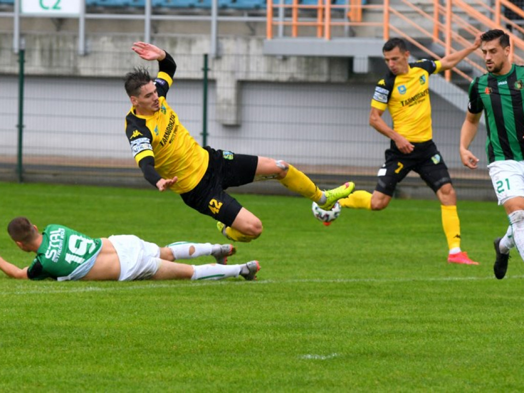 Stal wygrywa derby. Kompromitujący występ Siarki [zdjęcia]