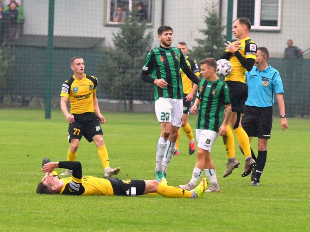 Stal wygrywa derby. Kompromitujący występ Siarki [zdjęcia]