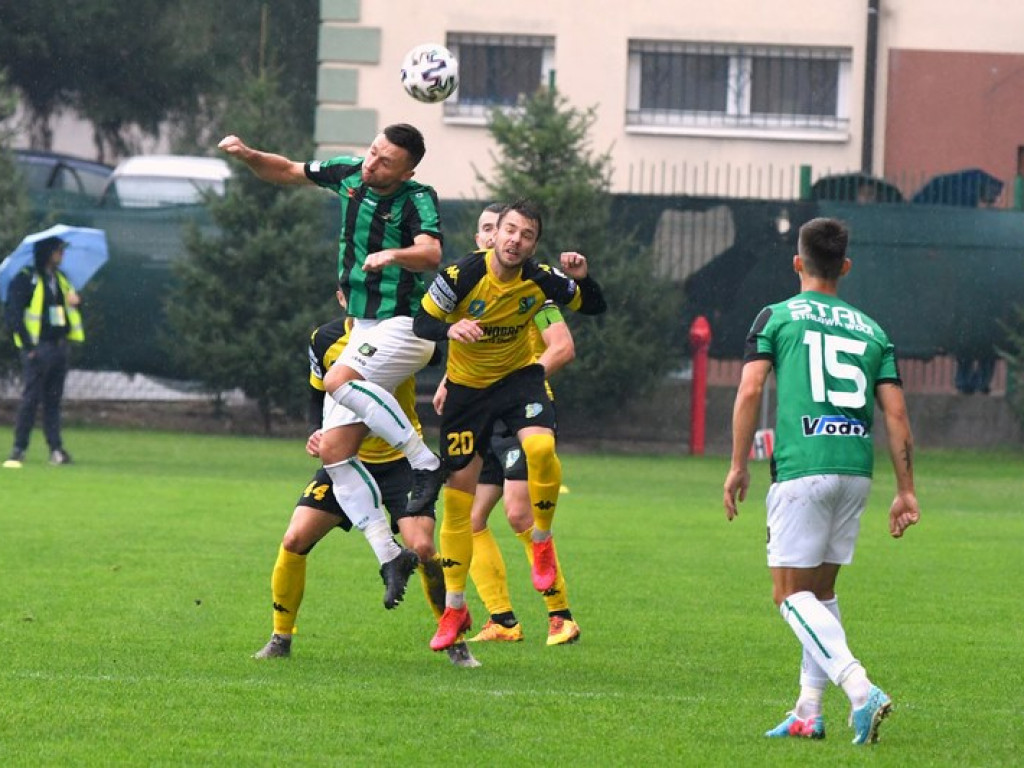 Stal wygrywa derby. Kompromitujący występ Siarki [zdjęcia]