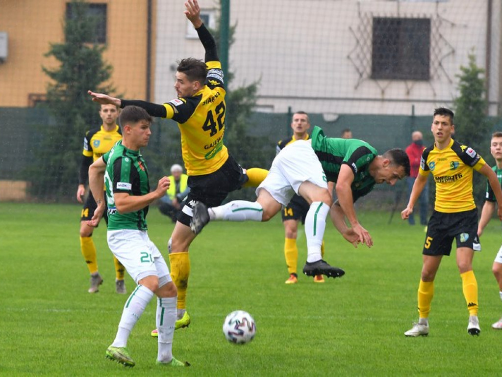 Stal wygrywa derby. Kompromitujący występ Siarki [zdjęcia]