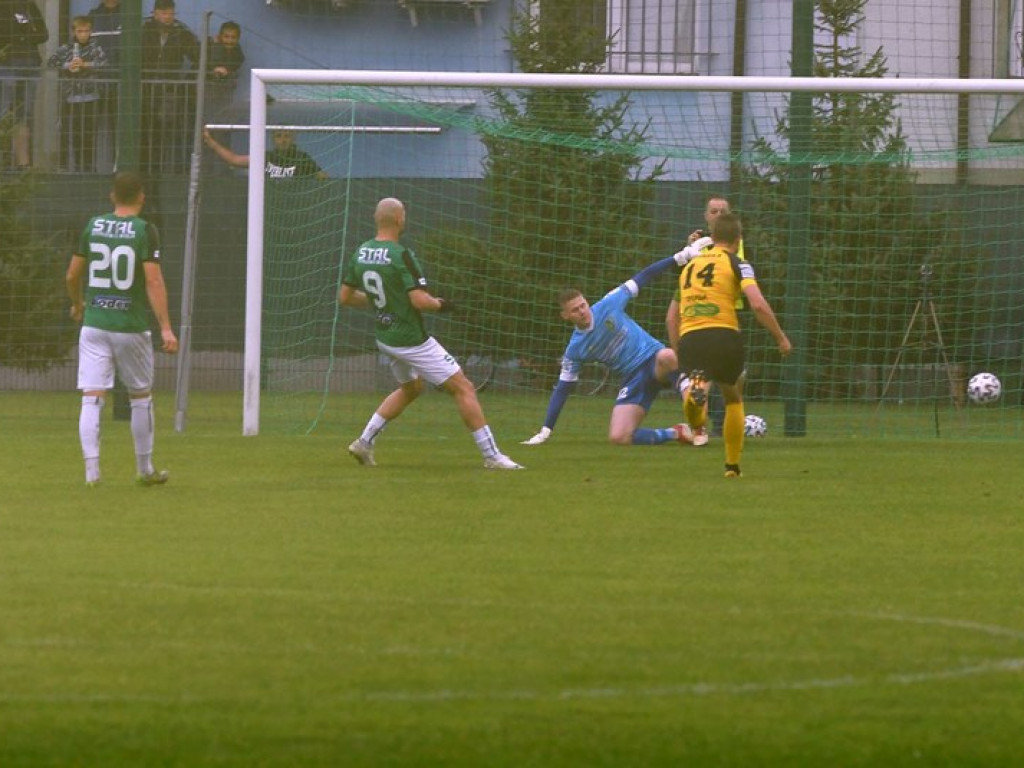 Stal wygrywa derby. Kompromitujący występ Siarki [zdjęcia]