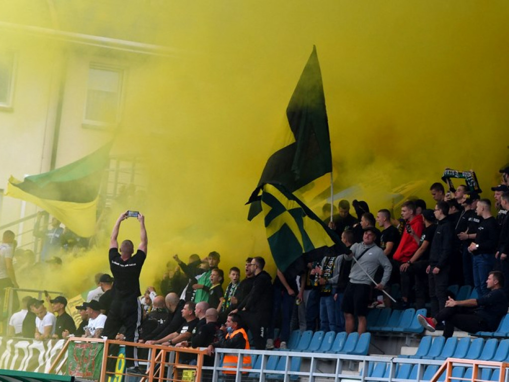 Stal wygrywa derby. Kompromitujący występ Siarki [zdjęcia]