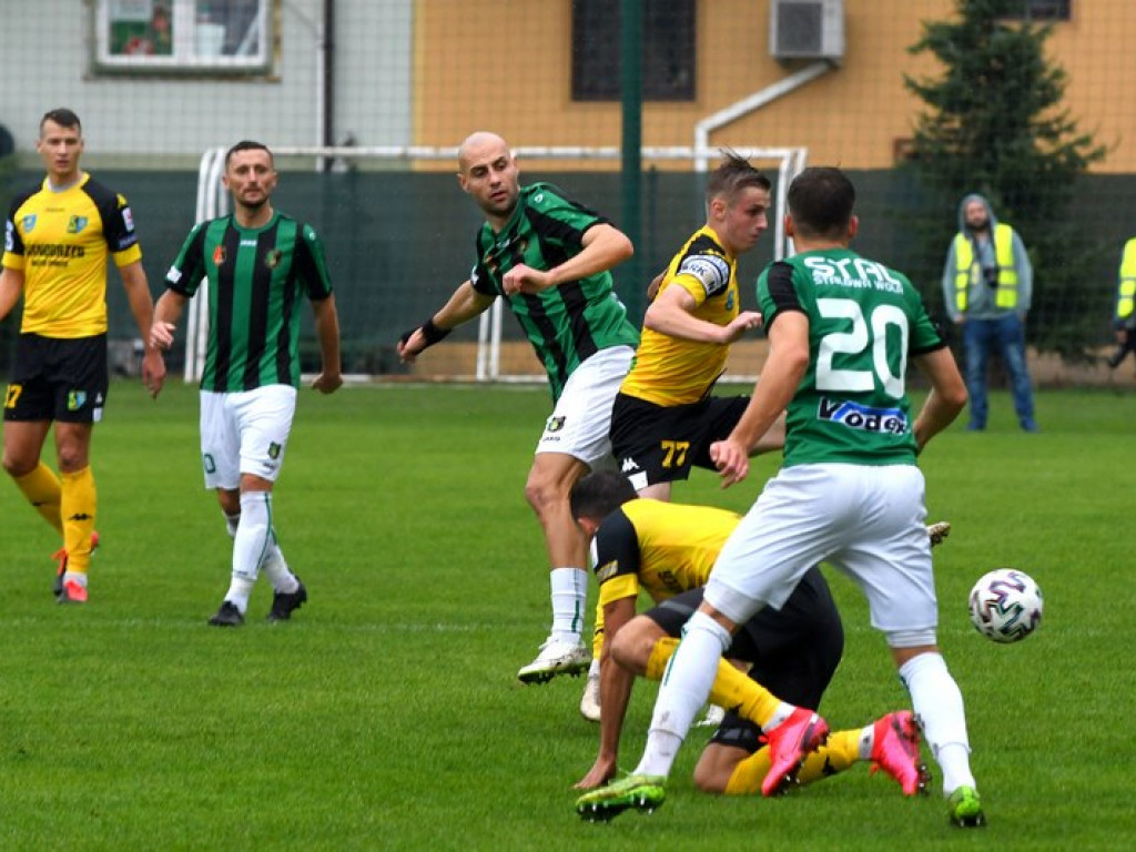 Stal wygrywa derby. Kompromitujący występ Siarki [zdjęcia]