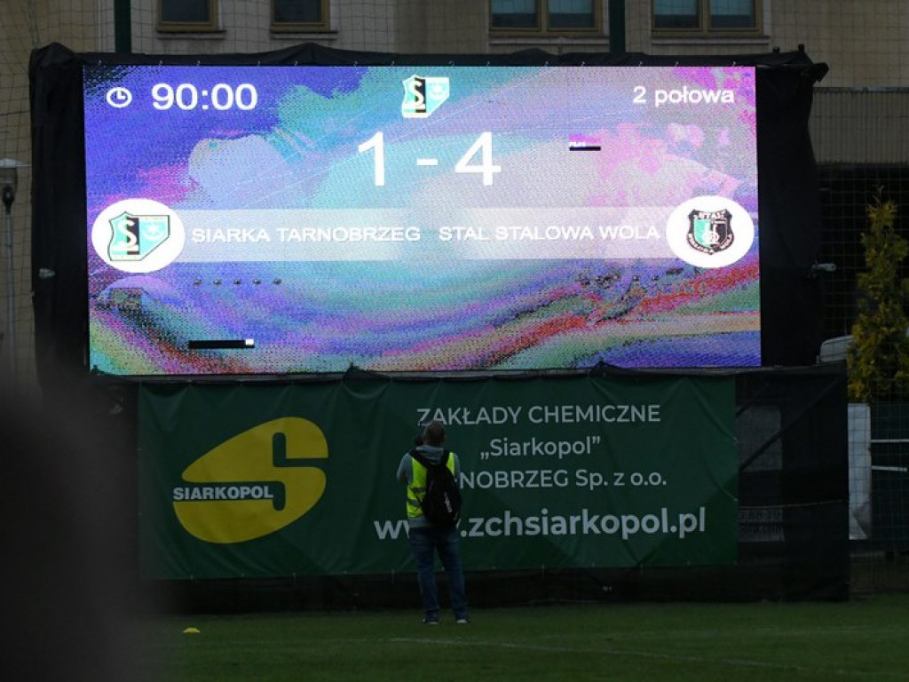 Stal wygrywa derby. Kompromitujący występ Siarki [zdjęcia]