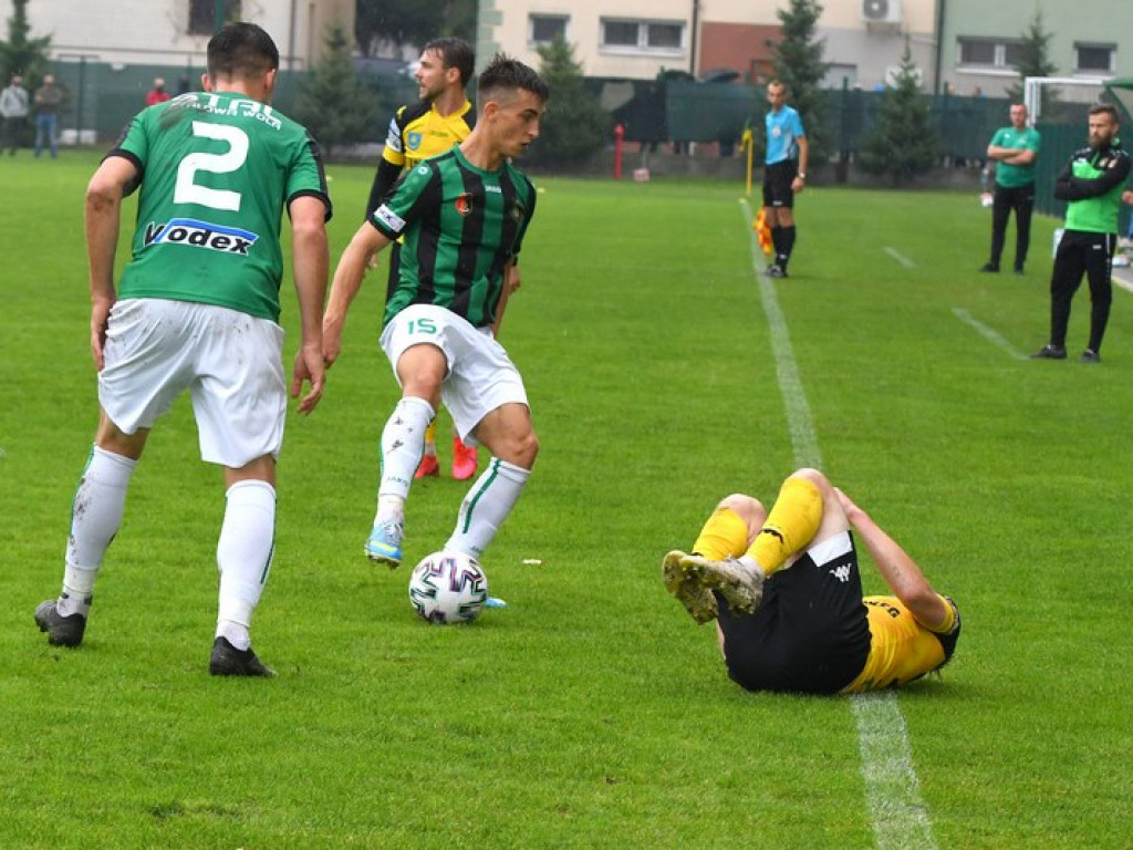 Stal wygrywa derby. Kompromitujący występ Siarki [zdjęcia]