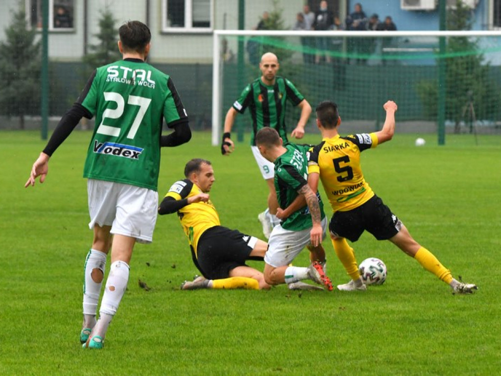 Stal wygrywa derby. Kompromitujący występ Siarki [zdjęcia]