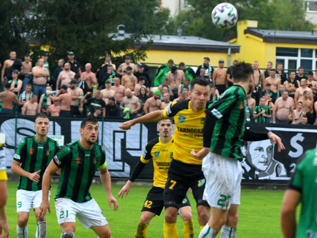 Stal wygrywa derby. Kompromitujący występ Siarki [zdjęcia]