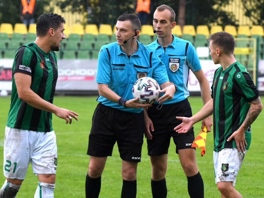 Stal wygrywa derby. Kompromitujący występ Siarki [zdjęcia]