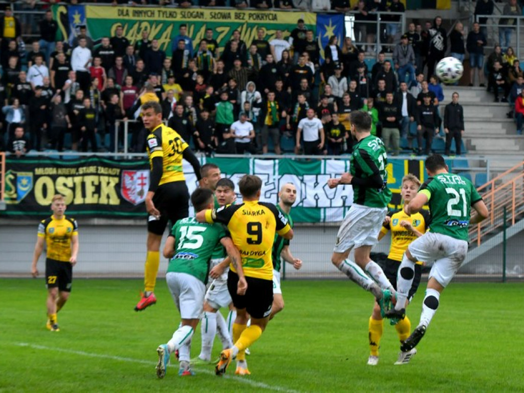 Stal wygrywa derby. Kompromitujący występ Siarki [zdjęcia]