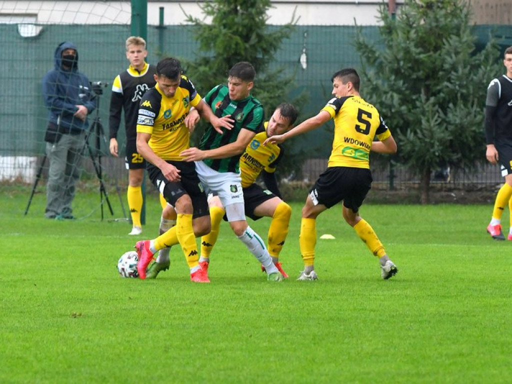 Stal wygrywa derby. Kompromitujący występ Siarki [zdjęcia]
