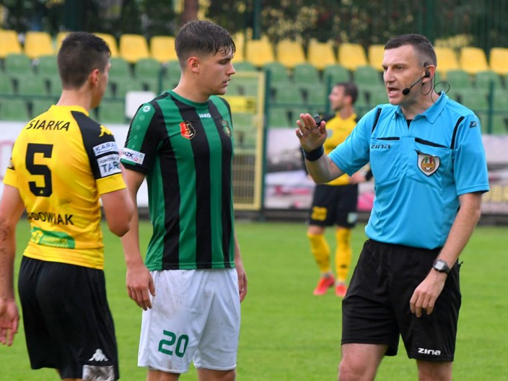 Stal wygrywa derby. Kompromitujący występ Siarki [zdjęcia]