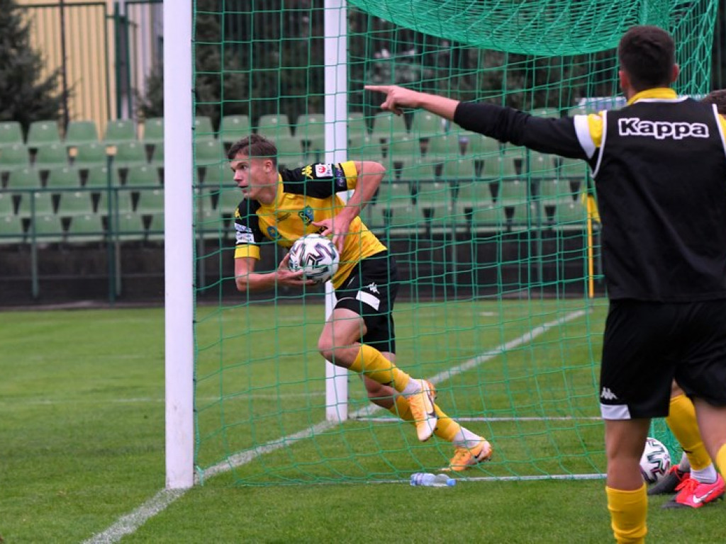 Stal wygrywa derby. Kompromitujący występ Siarki [zdjęcia]