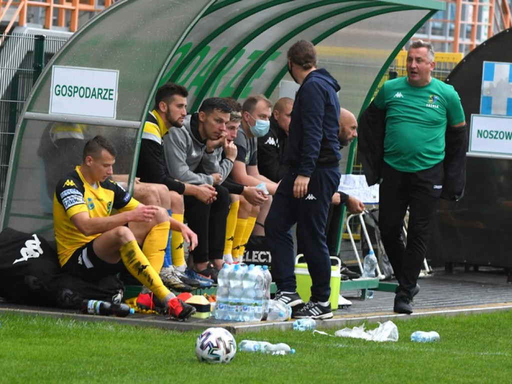 Stal wygrywa derby. Kompromitujący występ Siarki [zdjęcia]