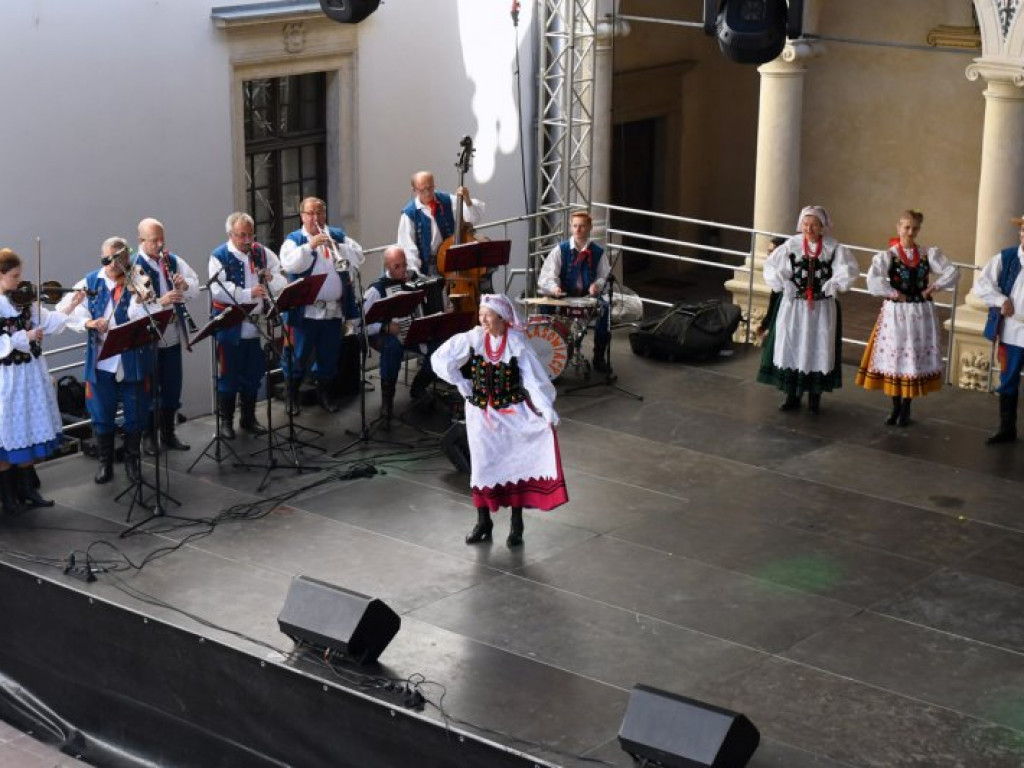 Modelki, lasowiaczki i husarze w Baranowie Sandomierskim  [zdjęcia][wideo]