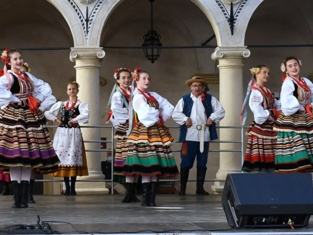 Modelki, lasowiaczki i husarze w Baranowie Sandomierskim  [zdjęcia][wideo]