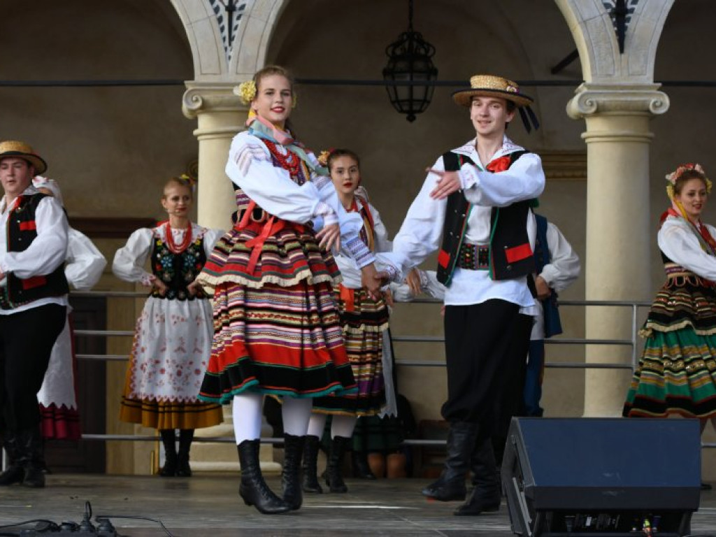 Modelki, lasowiaczki i husarze w Baranowie Sandomierskim  [zdjęcia][wideo]