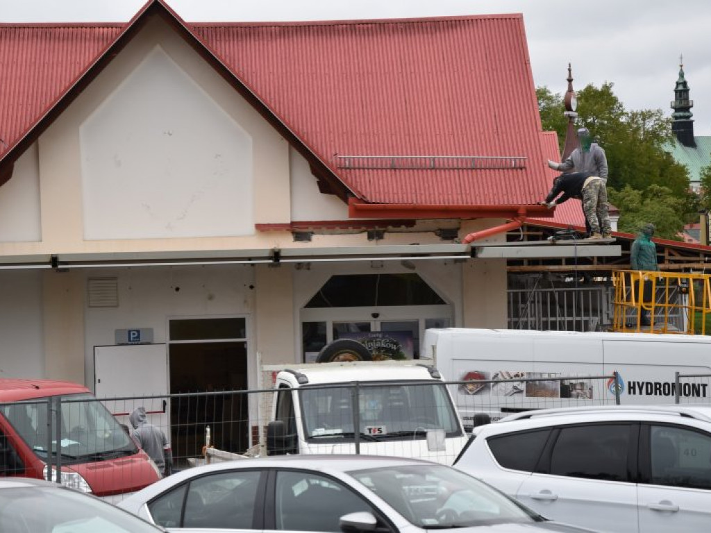 Biedronka stawia na Tarnobrzeg - kolejny market w remoncie [zdjęcia]