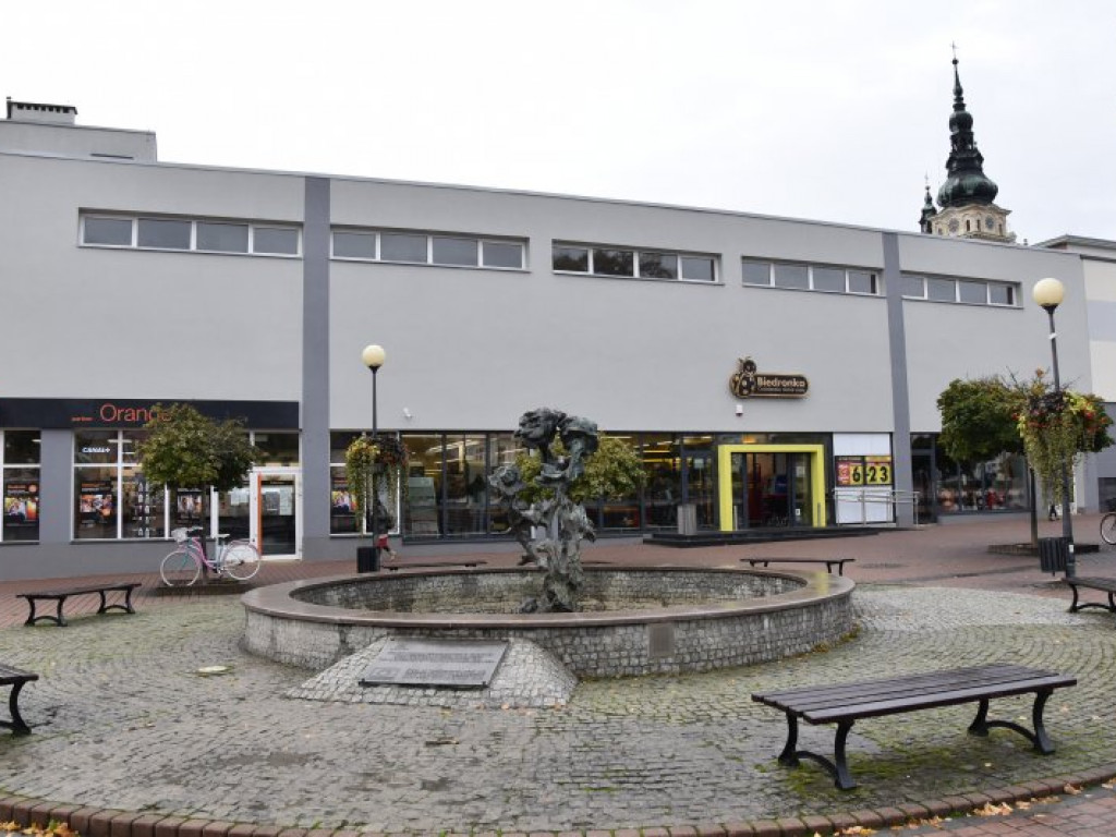 Biedronka stawia na Tarnobrzeg - kolejny market w remoncie [zdjęcia]
