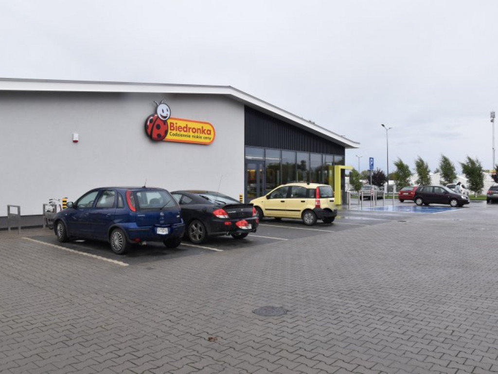 Biedronka stawia na Tarnobrzeg - kolejny market w remoncie [zdjęcia]