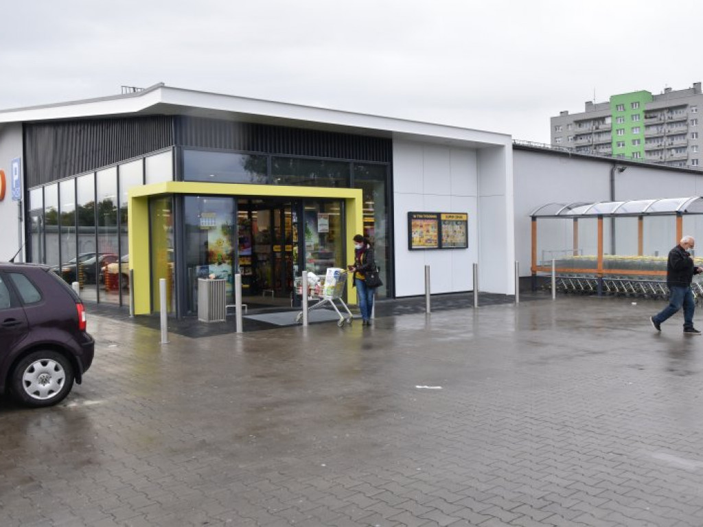 Biedronka stawia na Tarnobrzeg - kolejny market w remoncie [zdjęcia]