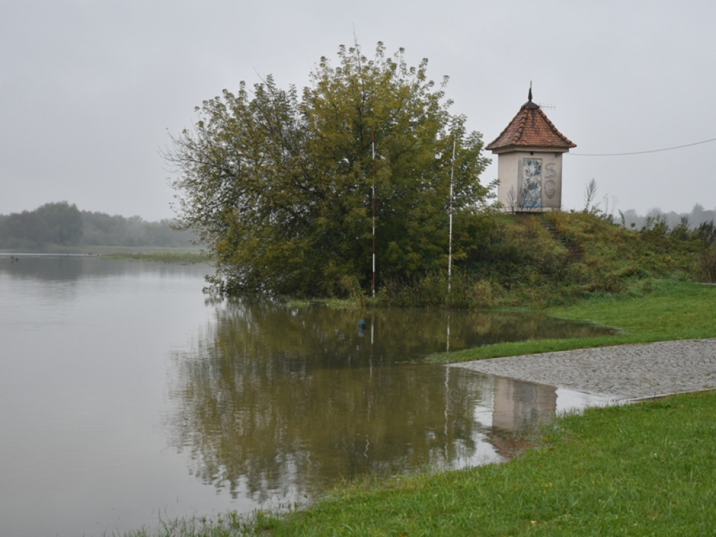 Wisła w Sandomierzu opada  [zdjecia, wideo]