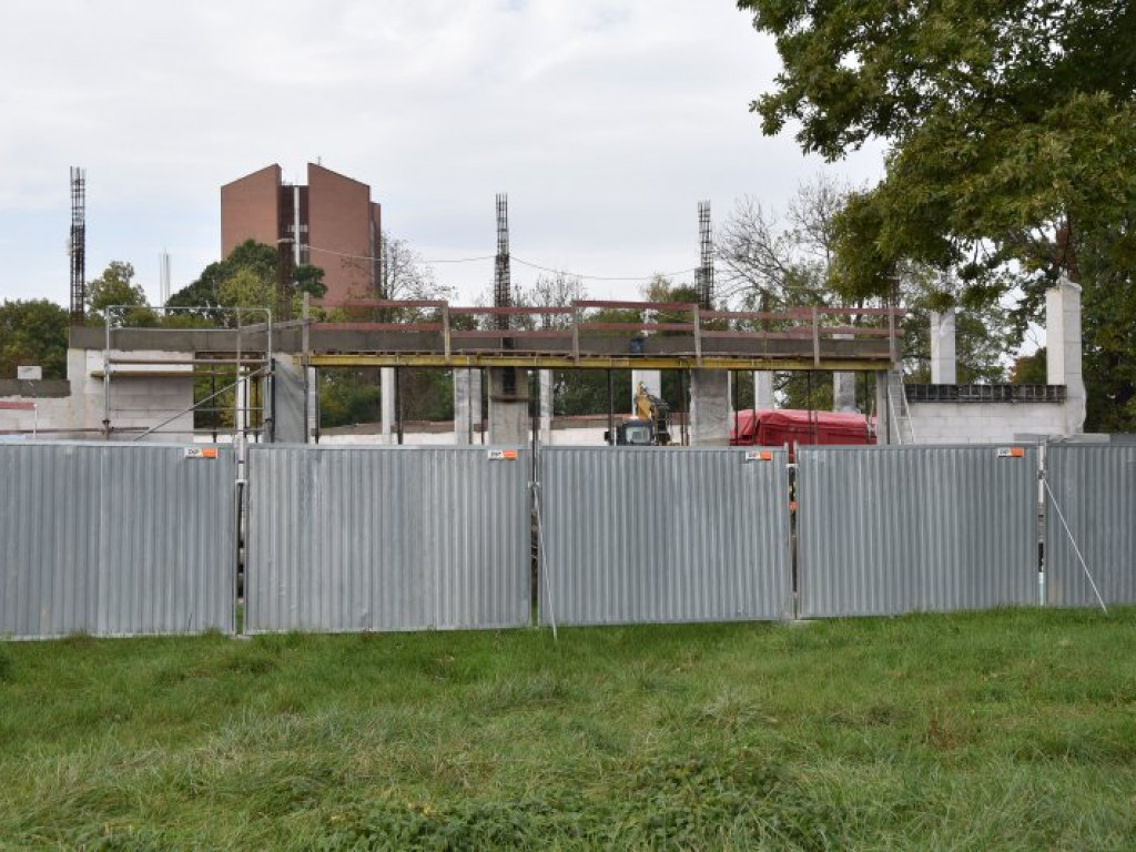 Postęp prac w budowie parku handlowego w centrum Tarnobrzega [wideo][zdjęcia]