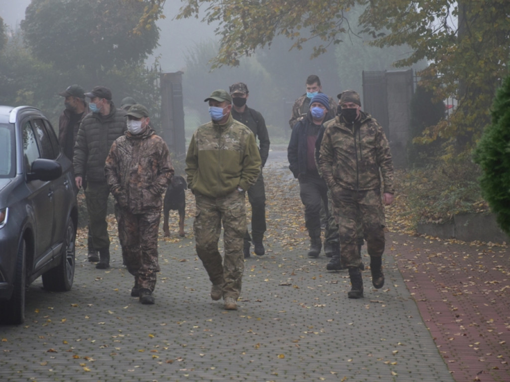 Szukają dzików. Te żywe przepędzają z Sandomierza [zdjęcia]