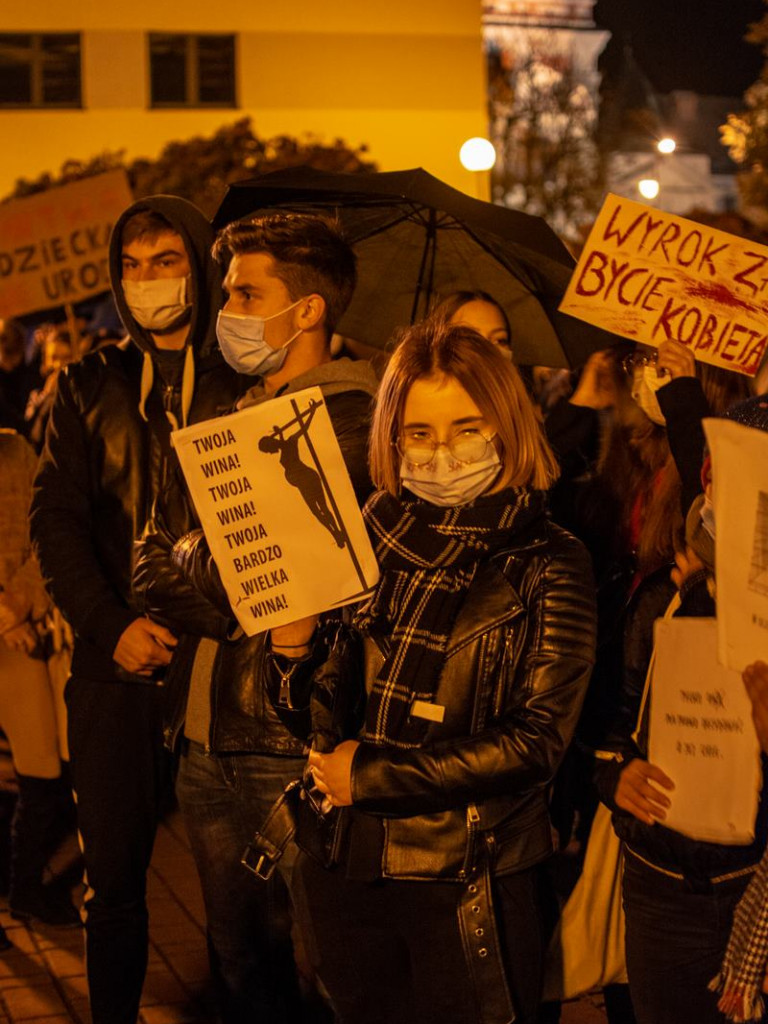 Tarnobrzeg. Protest przeciwko przepisom antyaborcyjnym [wideo][zdjęcia]