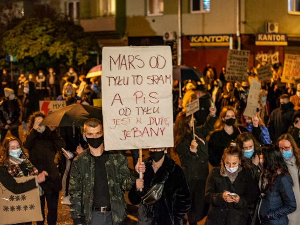Tarnobrzeg. Protest przeciwko przepisom antyaborcyjnym [wideo][zdjęcia]
