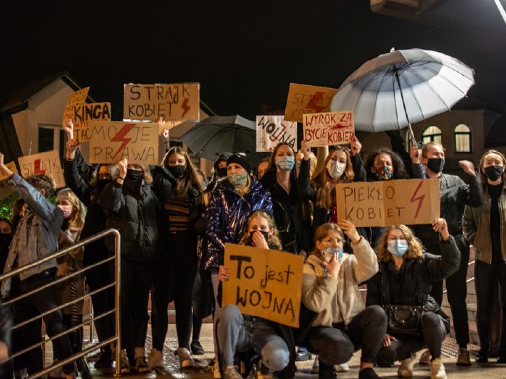 Tarnobrzeg. Protest przeciwko przepisom antyaborcyjnym [wideo][zdjęcia]