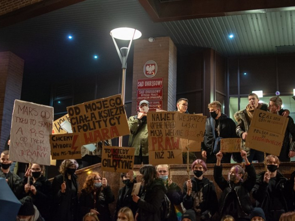 Tarnobrzeg. Protest przeciwko przepisom antyaborcyjnym [wideo][zdjęcia]