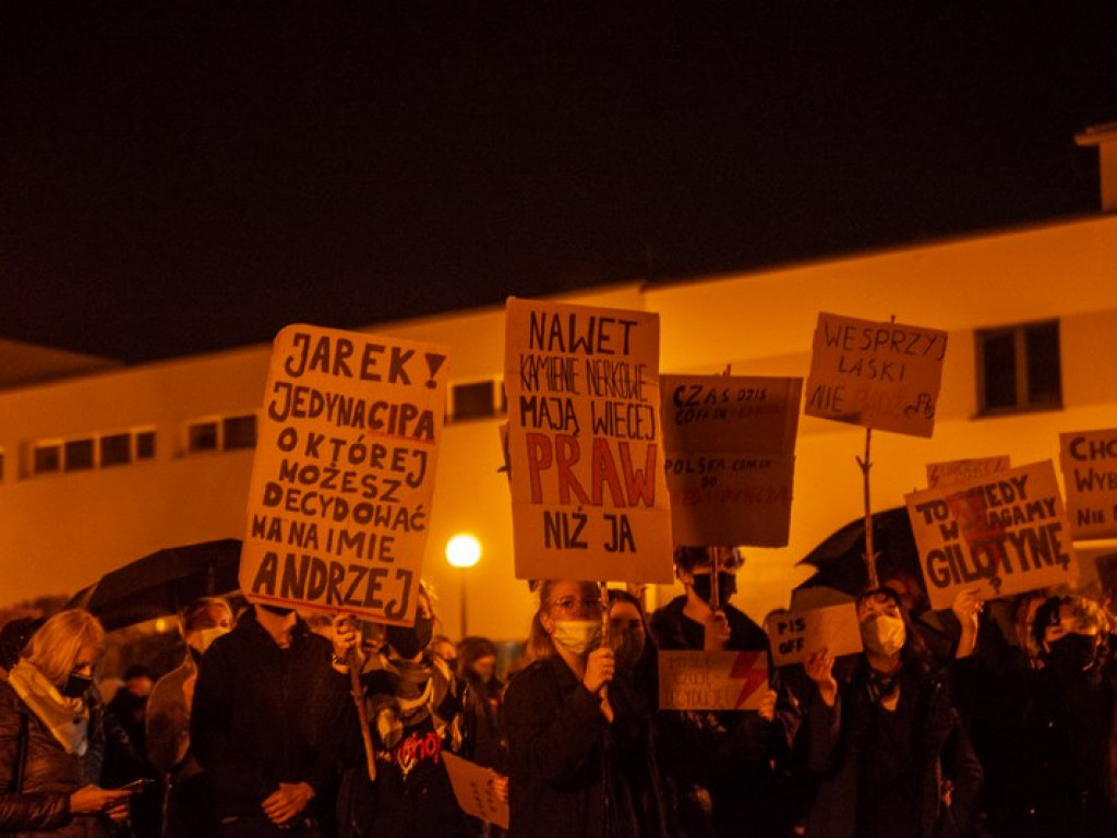 Tarnobrzeg. Protest przeciwko przepisom antyaborcyjnym [wideo][zdjęcia]