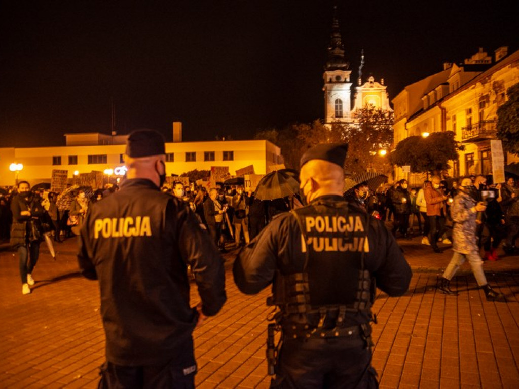 Tarnobrzeg. Protest przeciwko przepisom antyaborcyjnym [wideo][zdjęcia]