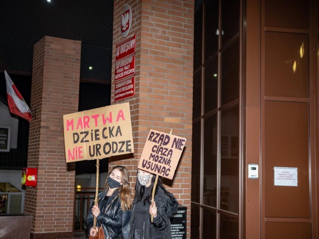 Tarnobrzeg. Protest przeciwko przepisom antyaborcyjnym [wideo][zdjęcia]